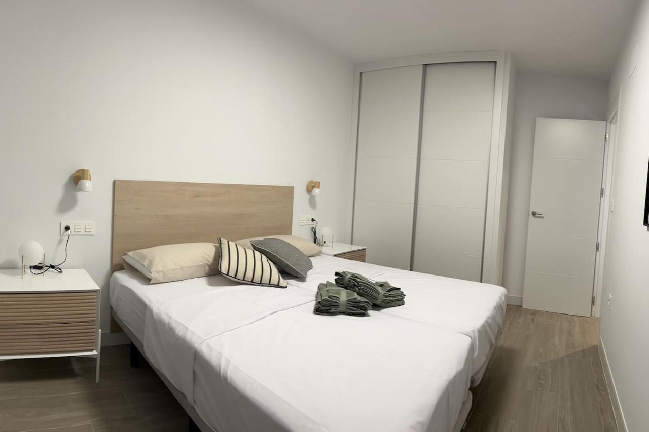 Apartamentos Breton 17 Suite Familiar Alicante Exteriör bild
